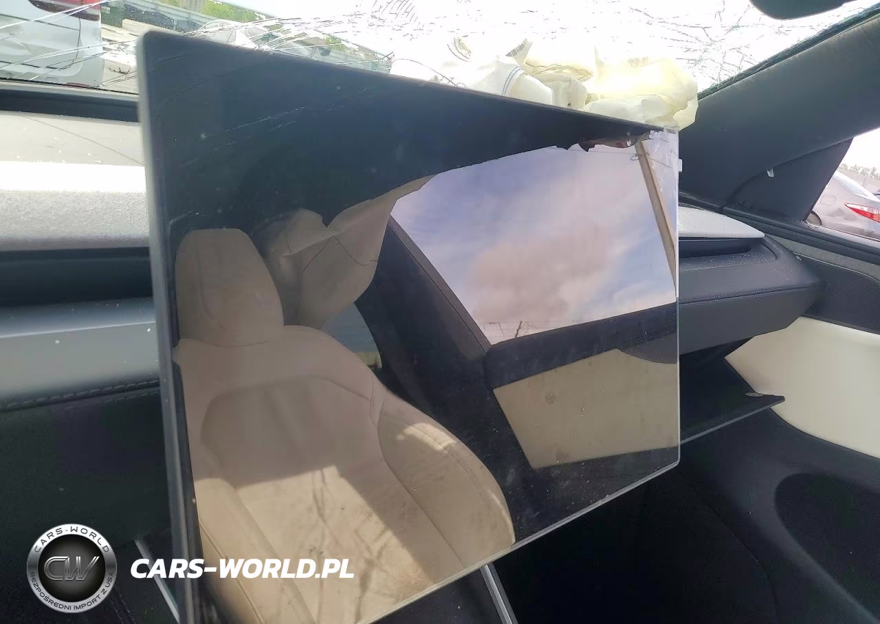 2026 Tesla Model Y VIN:7SAYGDED6TA644142 - 9