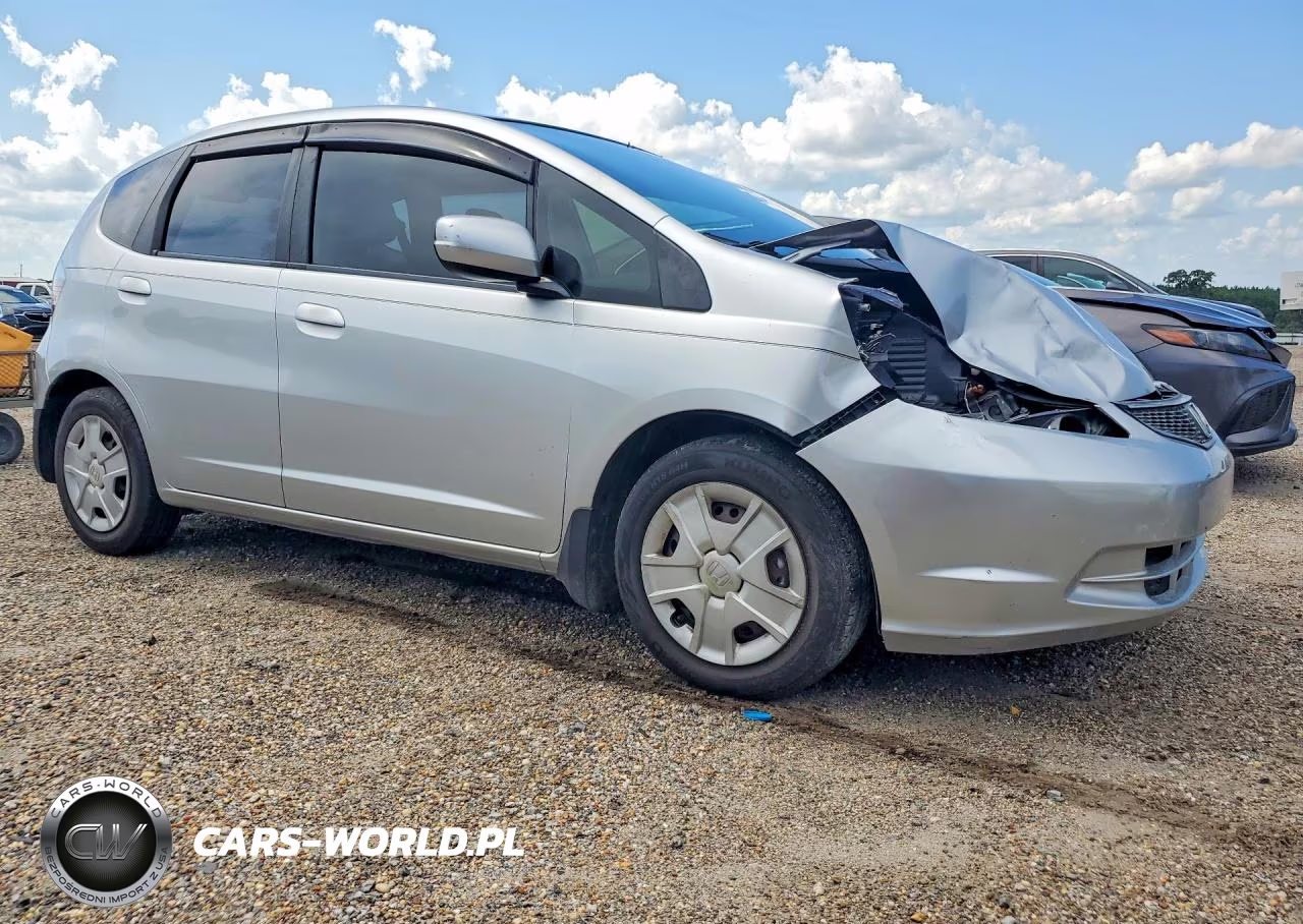 2012 Honda Fit VIN:JHMGE8H35CC023532 - 4