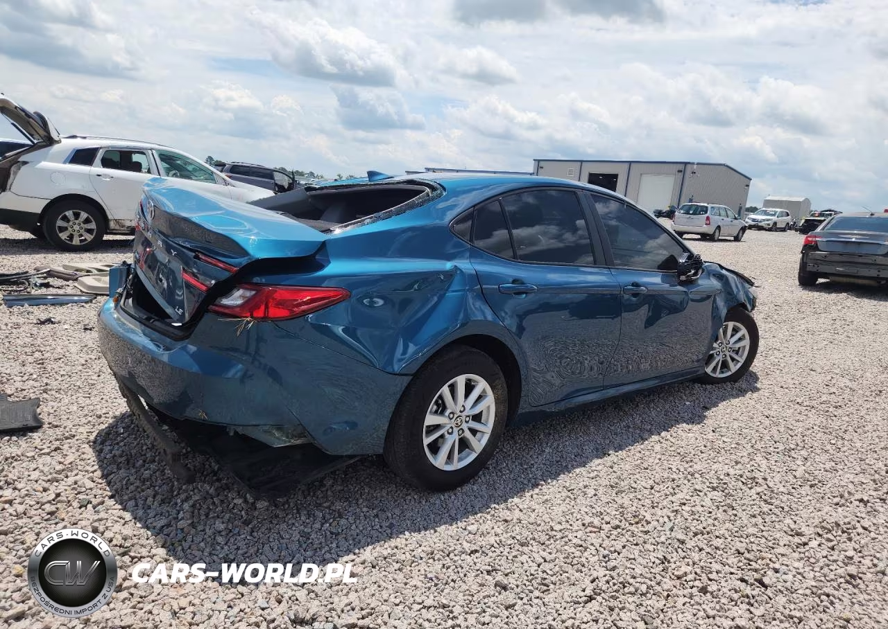 2025 Toyota Camry Le VIN:4T1DAACK5SU592018 - 3