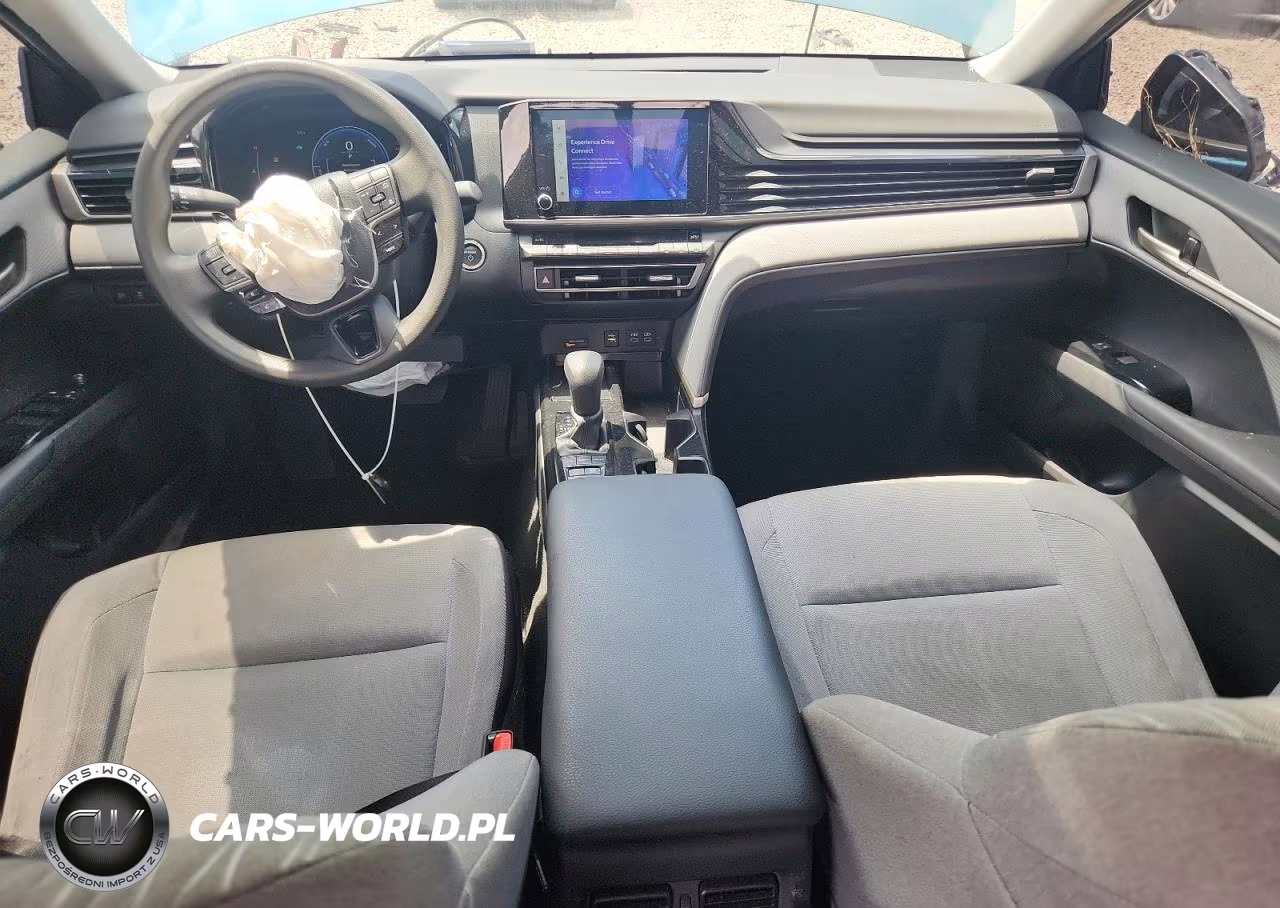 2025 Toyota Camry Le VIN:4T1DAACK5SU592018 - 8