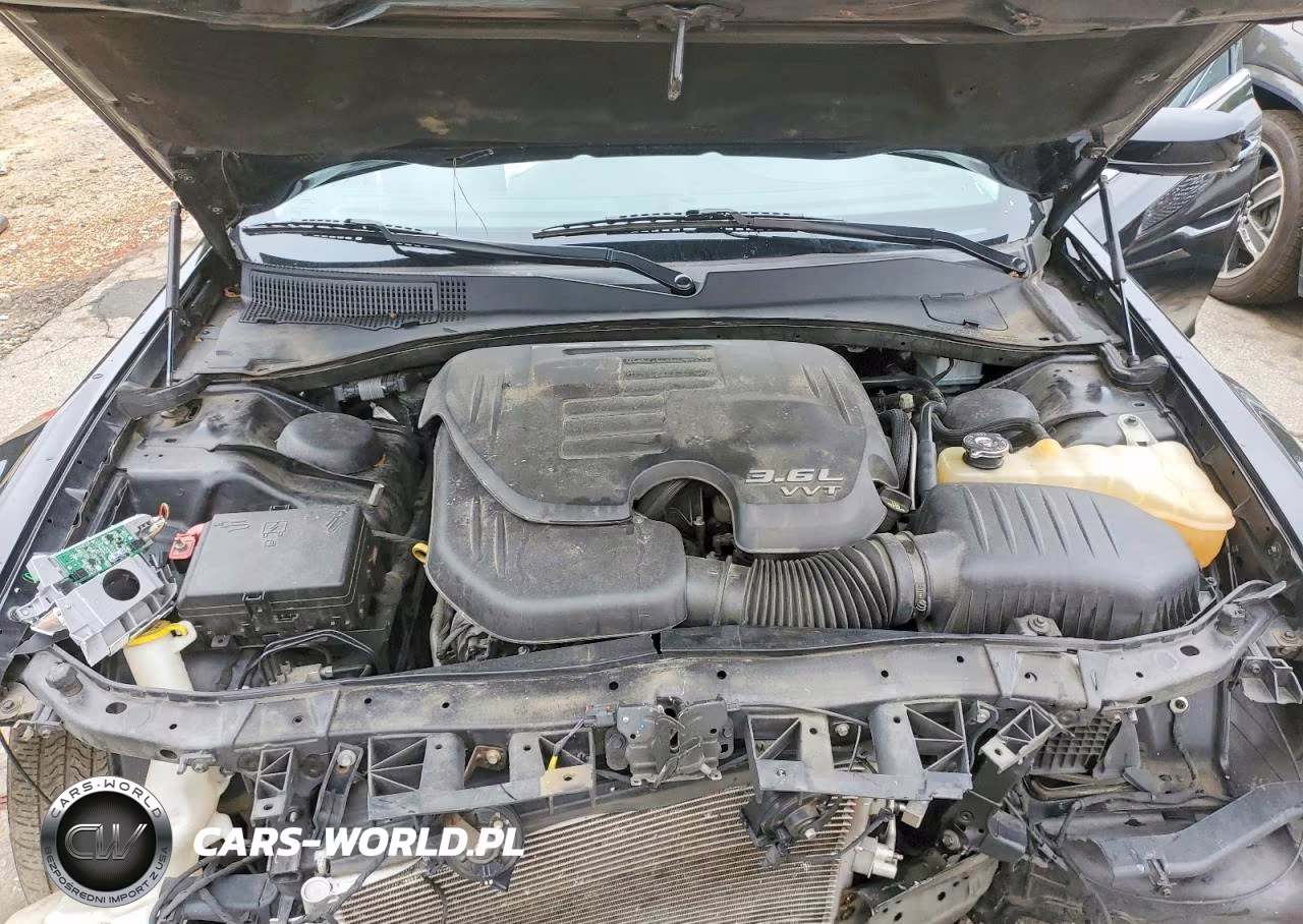 2018 Chrysler 300 Touring VIN:2C3CCAAGXJH190252 - 11