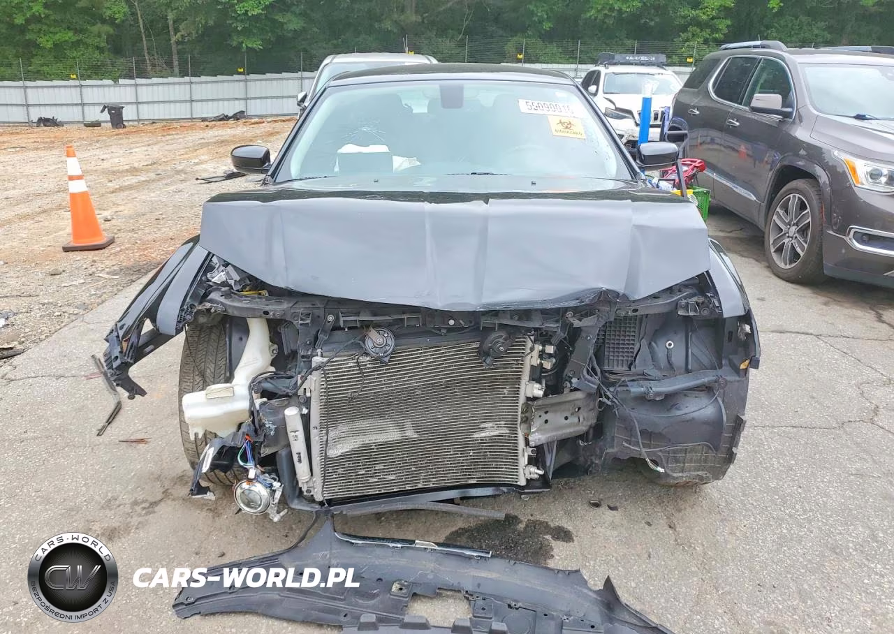 2018 Chrysler 300 Touring VIN:2C3CCAAGXJH190252 - 5