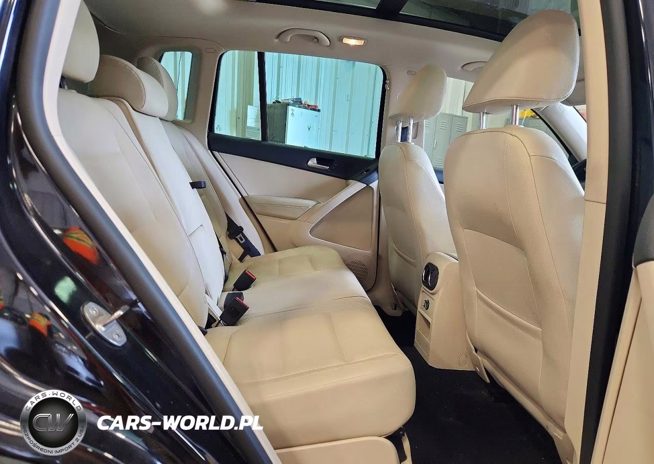2017 Volkswagen Tiguan Wolfsburg VIN:WVGRV7AX1HW508477 - 11