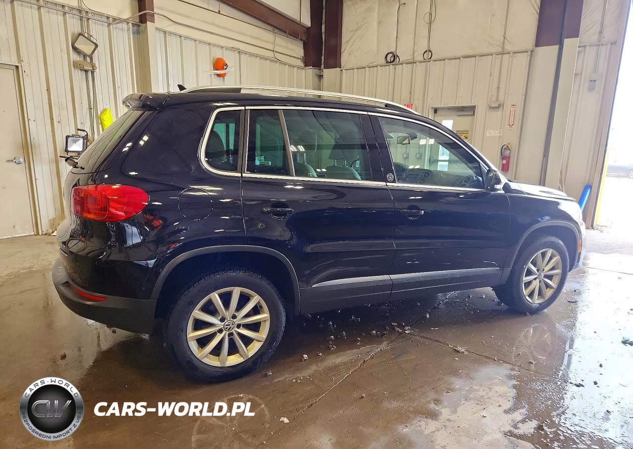 2017 Volkswagen Tiguan Wolfsburg VIN:WVGRV7AX1HW508477 - 3