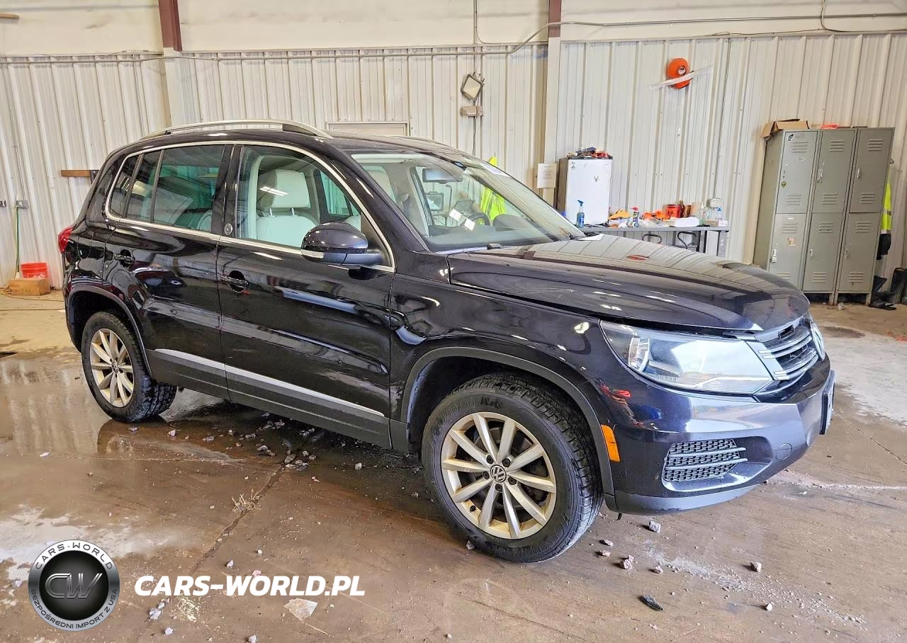 2017 Volkswagen Tiguan Wolfsburg VIN:WVGRV7AX1HW508477 - 4
