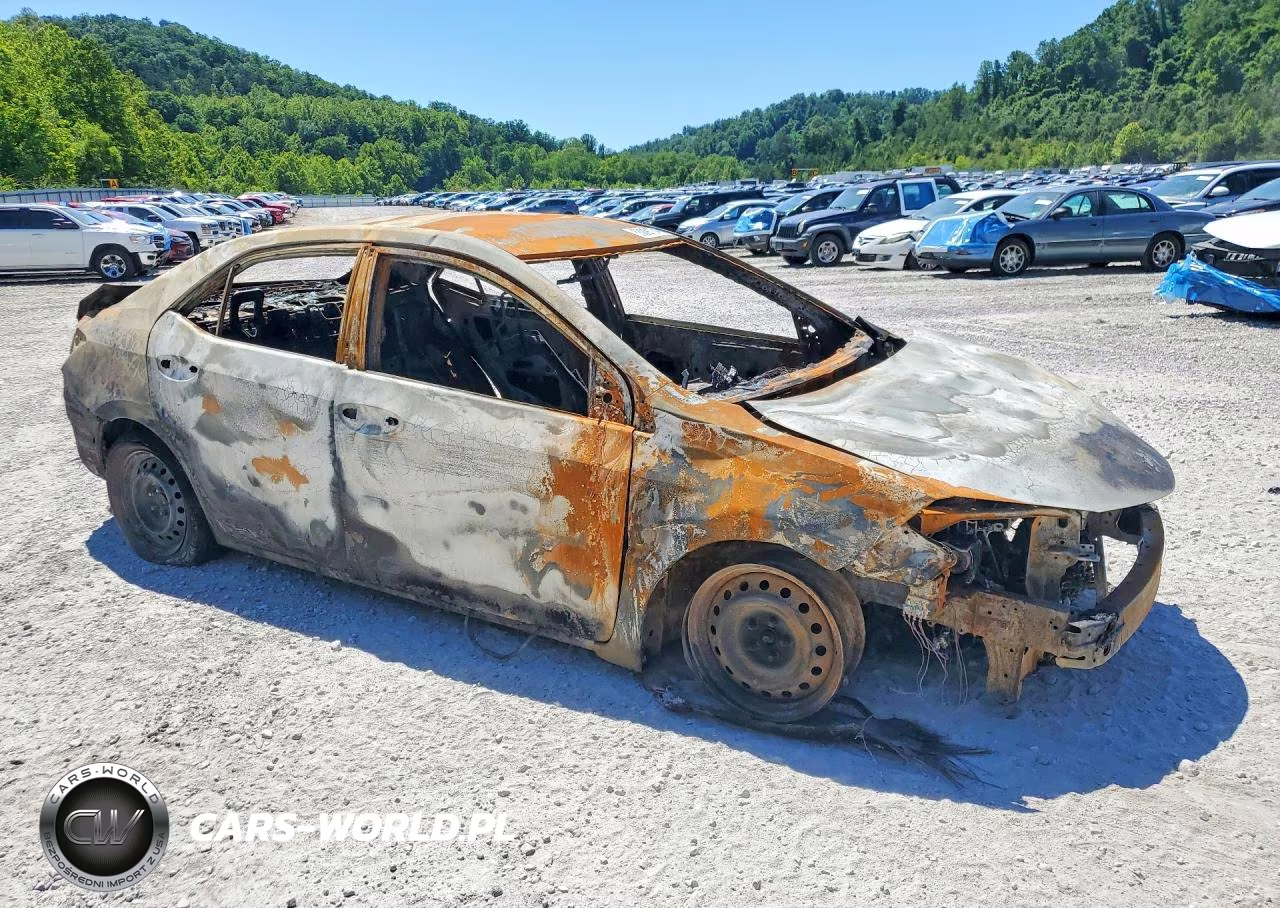 2018 Toyota Corolla Le VIN:2T1BURHE0JC078030 - 4