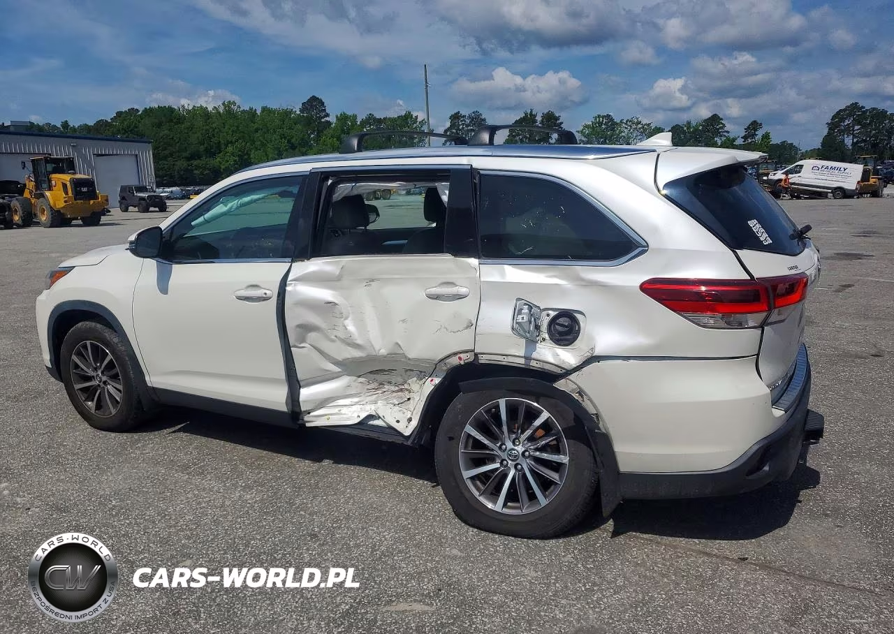 2019 Toyota Highlander Xle VIN:5TDJZRFH8KS608361 - 2