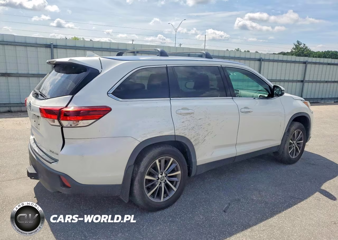 2019 Toyota Highlander Xle VIN:5TDJZRFH8KS608361 - 3