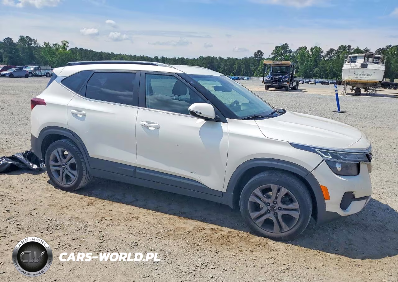 2023 Kia Seltos S VIN:KNDEU2AA5P7408105 - 4
