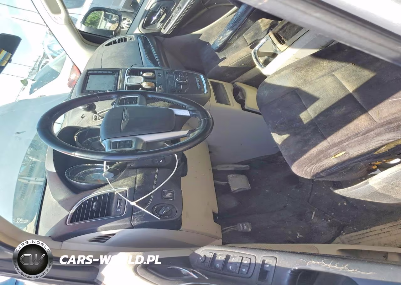 2011 Chrysler Town & Country Touring VIN:2A4RR5DG0BR623557 - 8