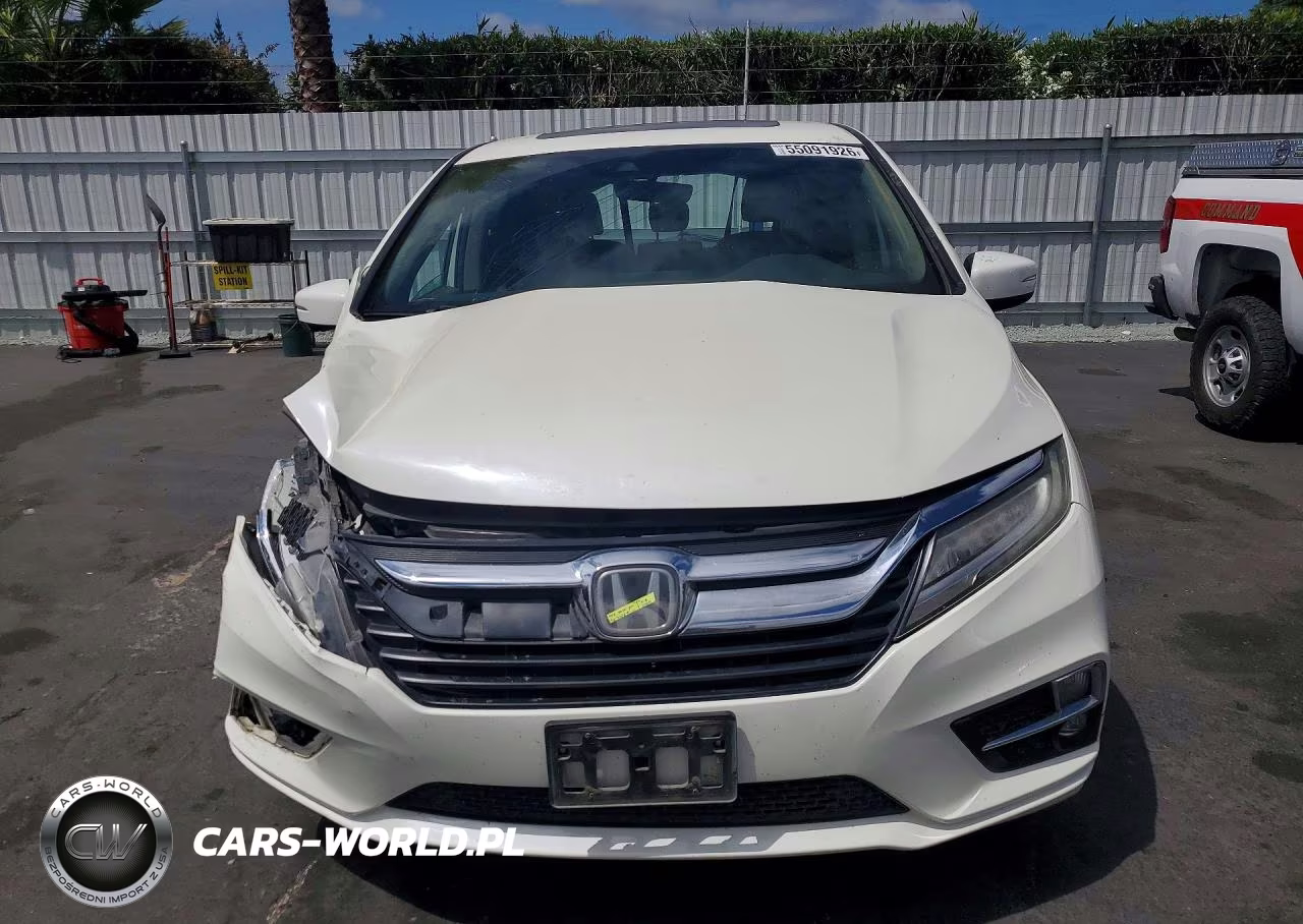 2019 Honda Odyssey Touring VIN:5FNRL6H82KB051371 - 5
