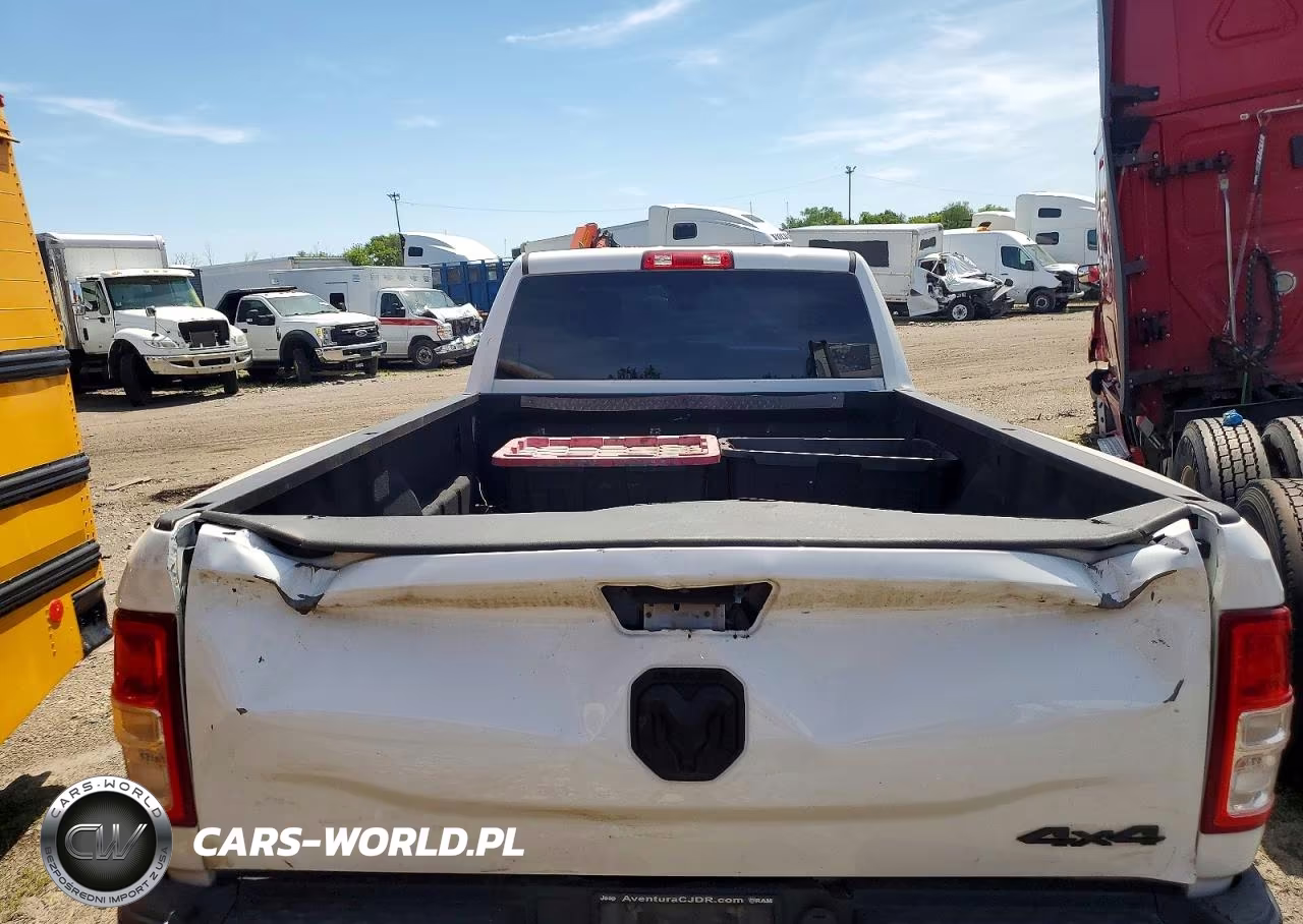 2023 Ram 3500 Tradesman VIN:3C63RRGL8PG509502 - 10