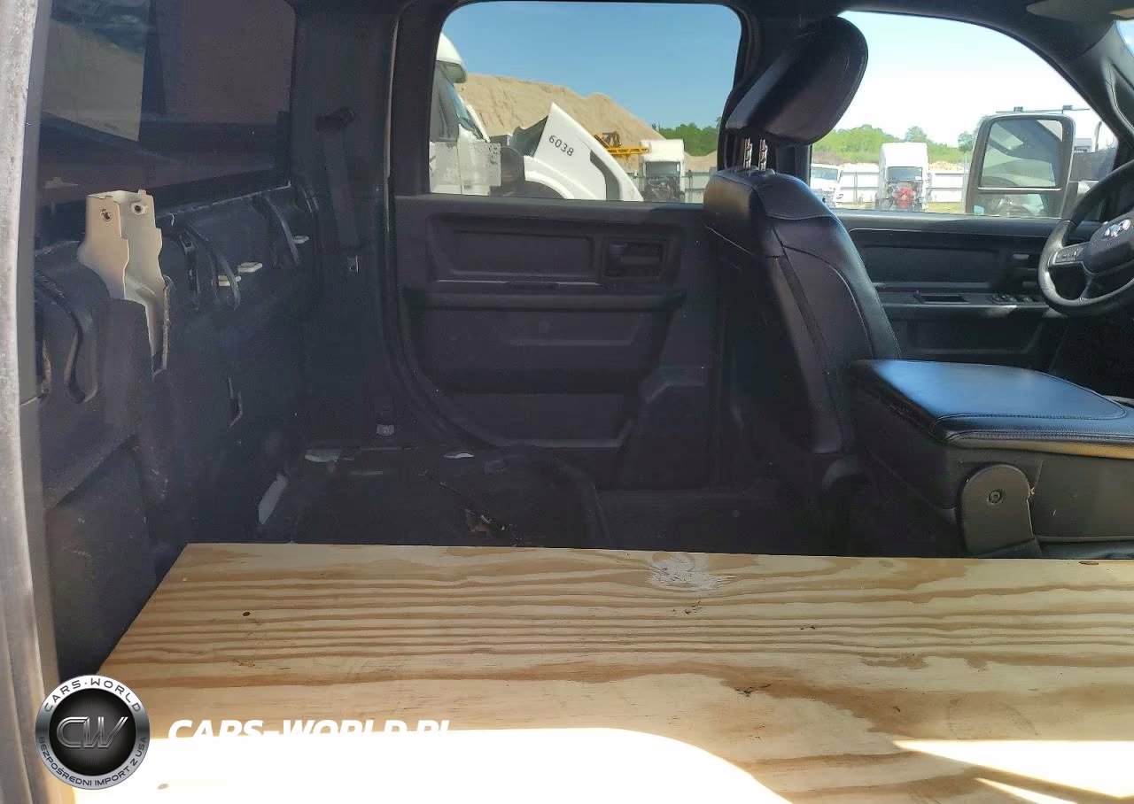 2023 Ram 3500 Tradesman VIN:3C63RRGL8PG509502 - 11