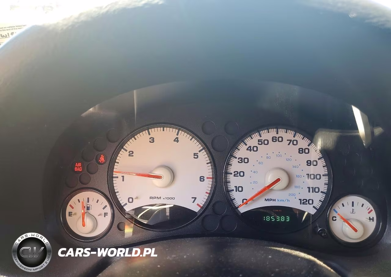 2004 Jeep Liberty Sport VIN:1J4GL48K44W184892 - 9