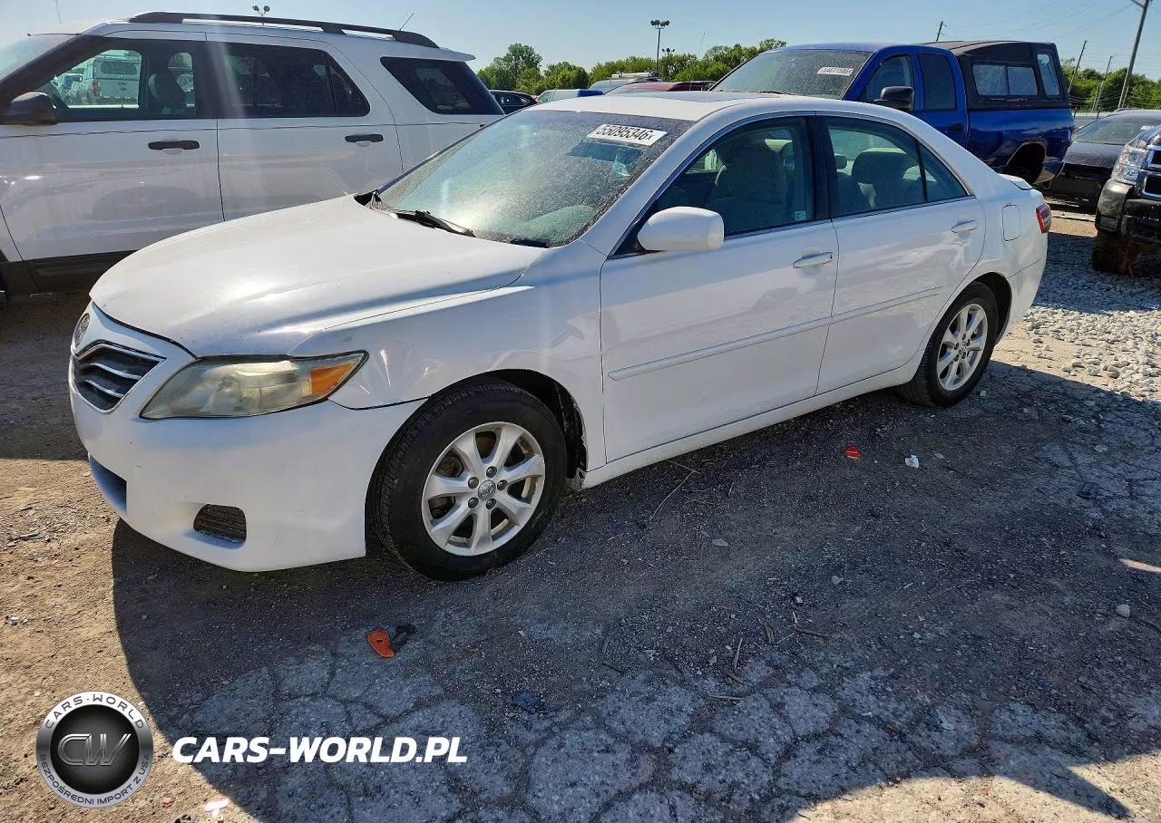 2011 Toyota Camry Le – zdjęcie 1 z 12