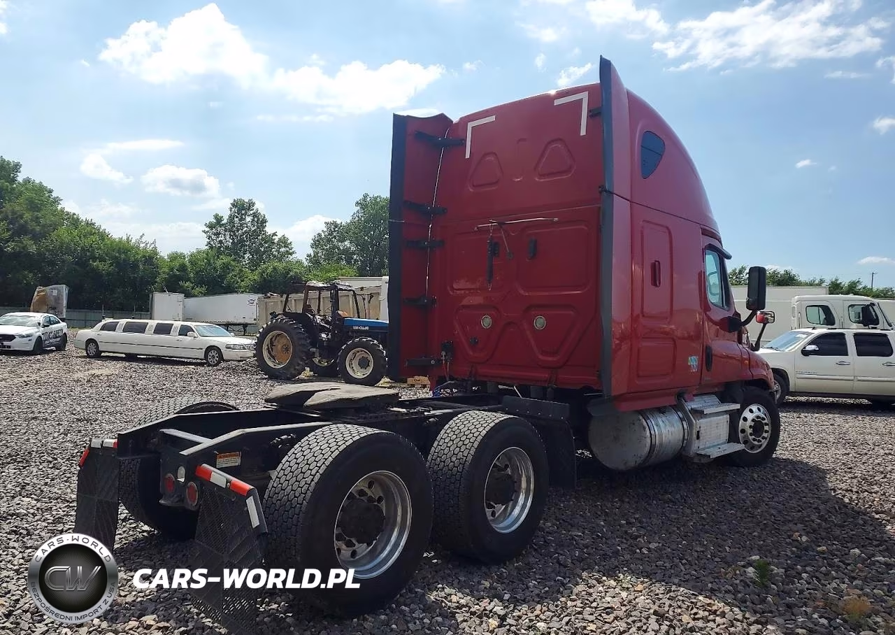 2016 Freightliner Cascadia 125 Semi Truck VIN:3AKJGLD51GSFP7264 - 4
