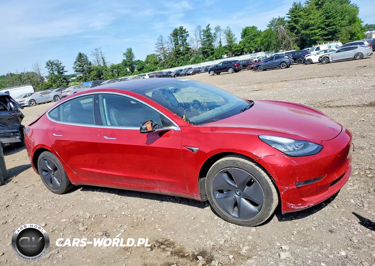 2018 Tesla Model 3 VIN:5YJ3E1EA8JF004211 - 4