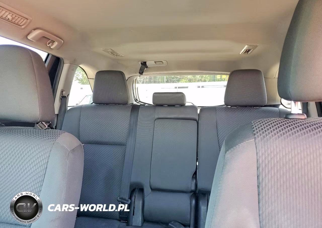 2019 Toyota Highlander Le VIN:5TDBZRFH9KS720400 - 10