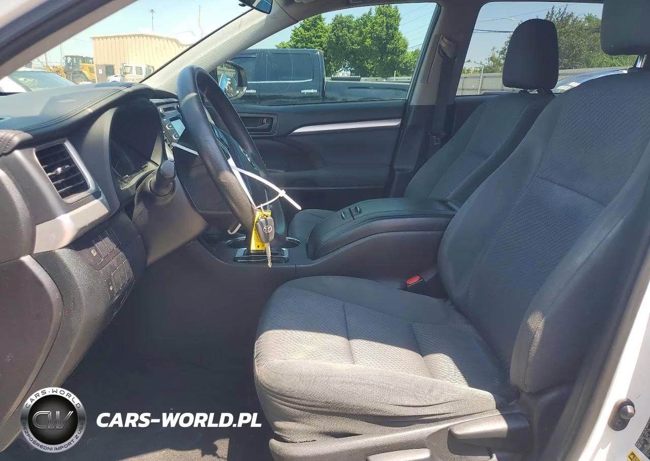 2019 Toyota Highlander Le VIN:5TDBZRFH9KS720400 - 7