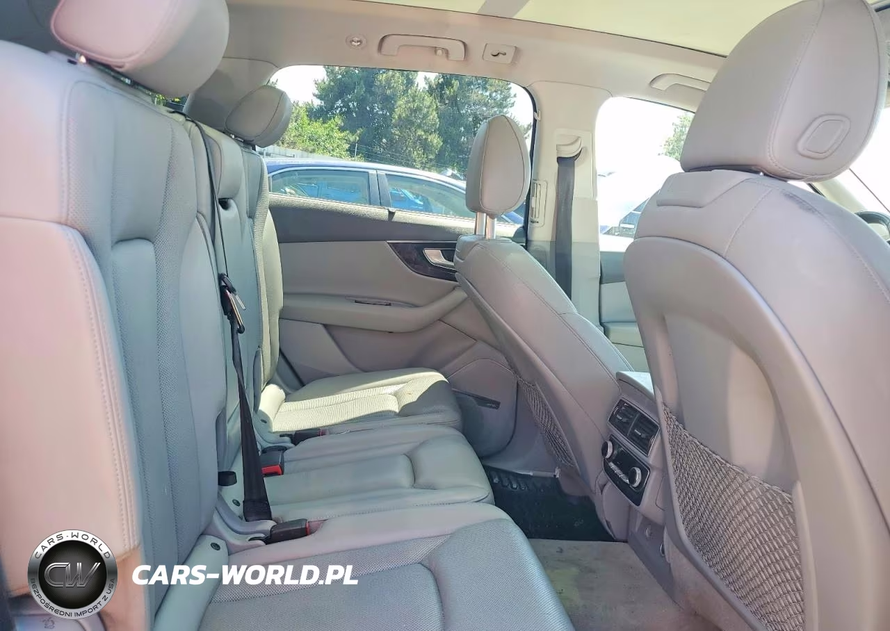 2019 Audi Q7 Premium Plus VIN:WA1LAAF7XKD001053 - 11