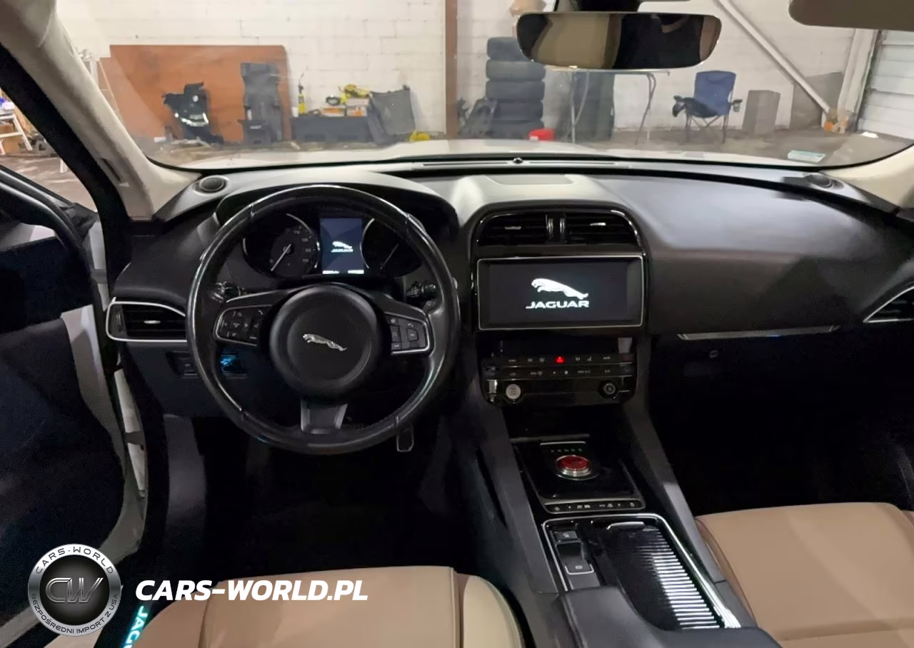 2019 Jaguar F-Pace Premium VIN:SADCJ2FX5KA364541 - 9