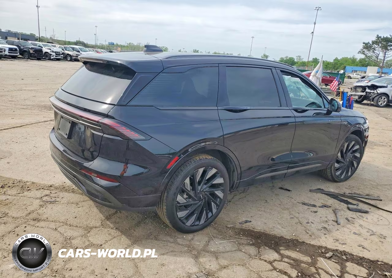 2024 Lincoln Nautilus Reserve VIN:5LMPJ8KA4RJ785302 - 3