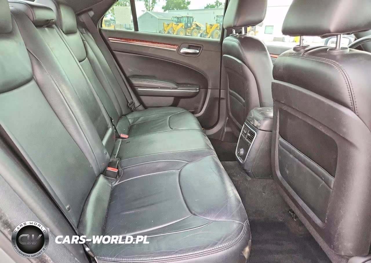 2014 Chrysler 300 VIN:2C3CCAAG0EH157394 - 10