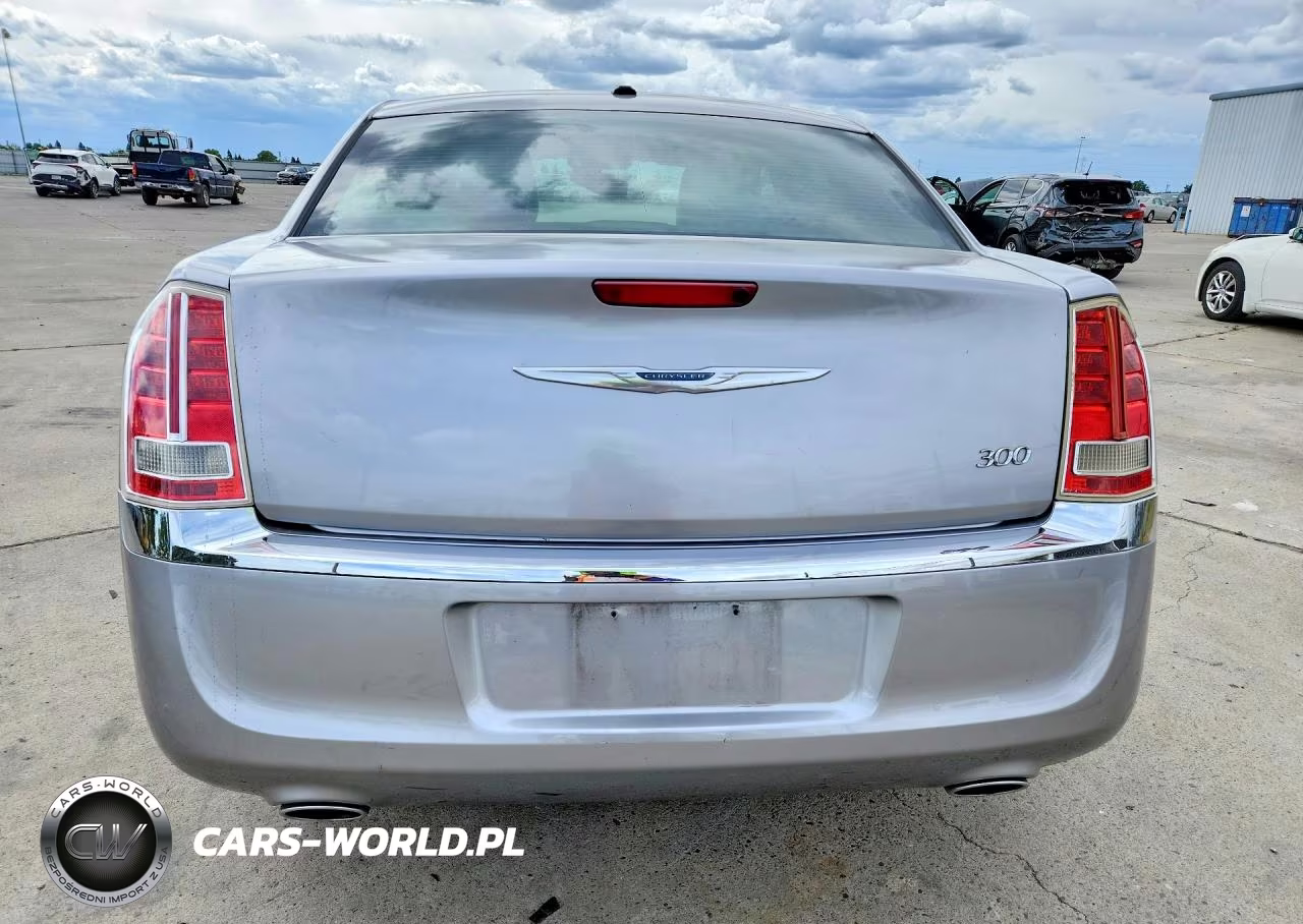 2014 Chrysler 300 VIN:2C3CCAAG0EH157394 - 6