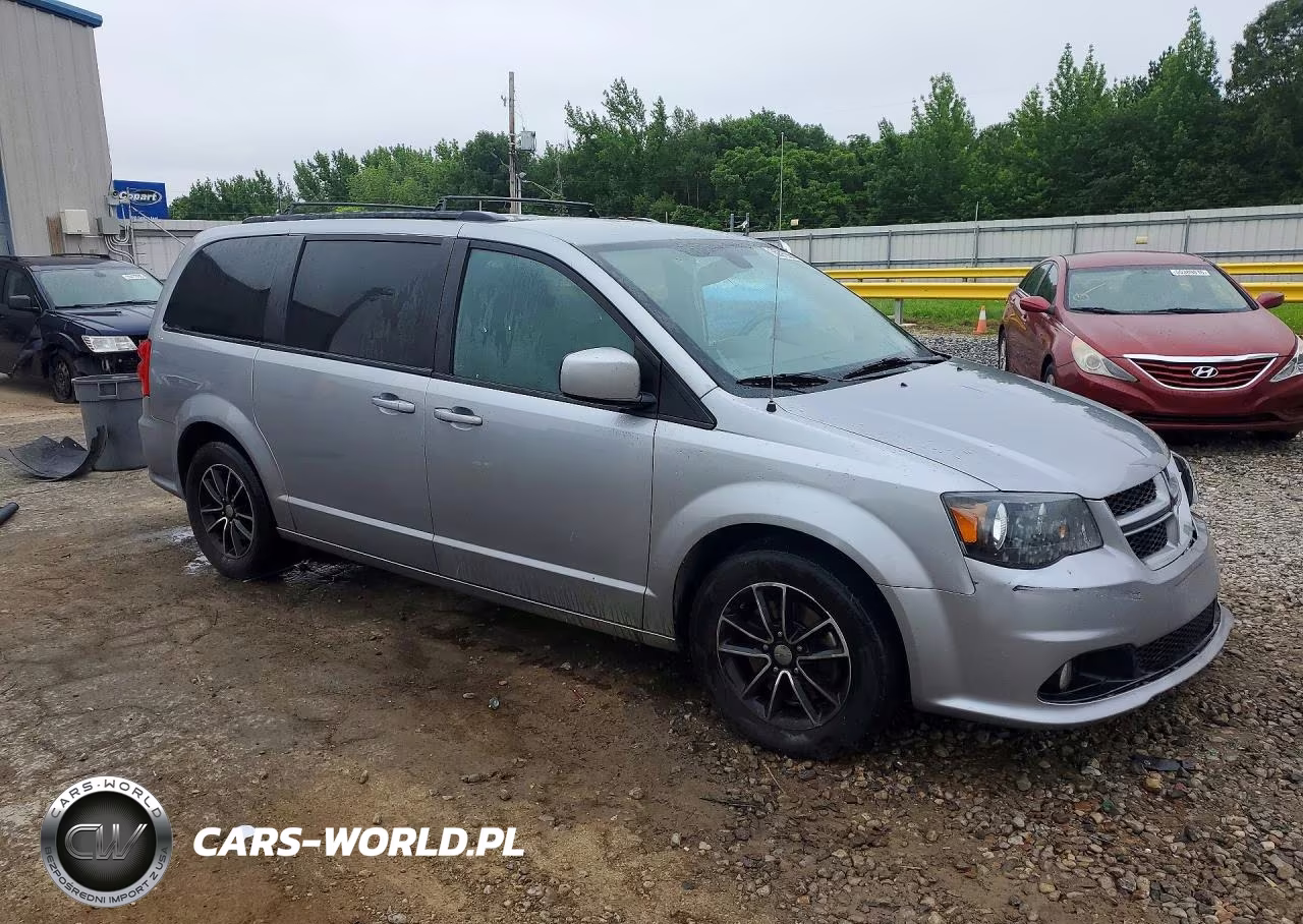 2018 Dodge Grand Caravan Gt VIN:2C4RDGEG4JR341001 - 4