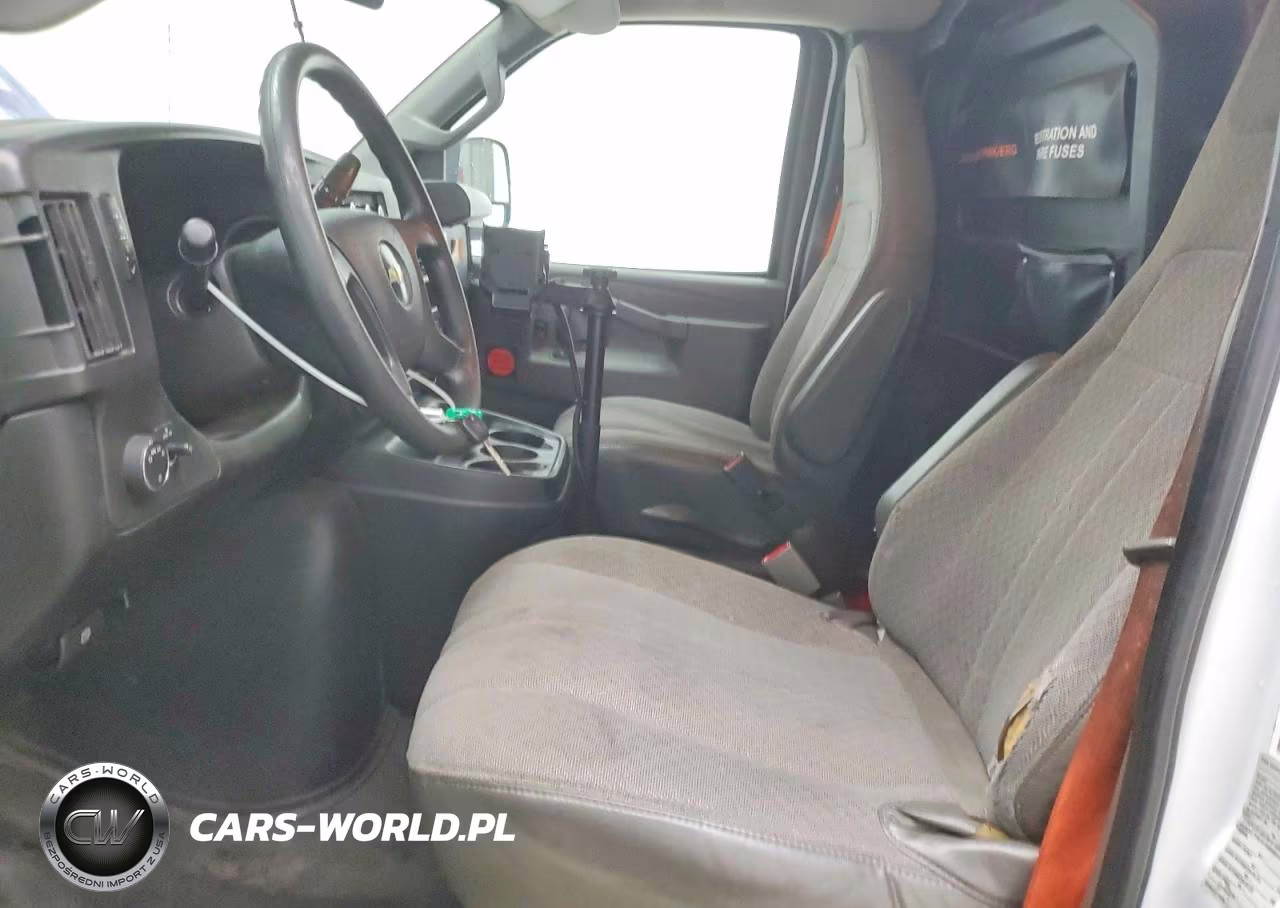 2017 Chevrolet Express G2500 VIN:1GCWGAF15H1198821 - 7