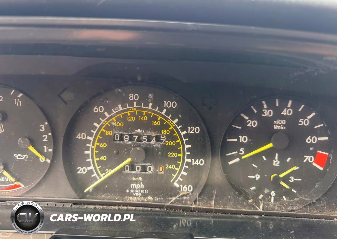 1986 Mercedes-Benz 190 E 2.3-16 VIN:WDBDA34DXGF165587 - 8