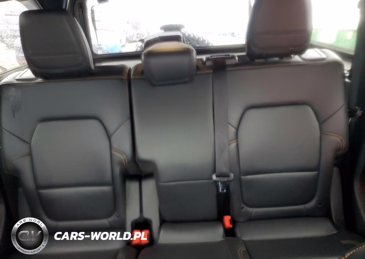 2023 Ford Bronco Base VIN:1FMEE5DPXPLB38998 - 10