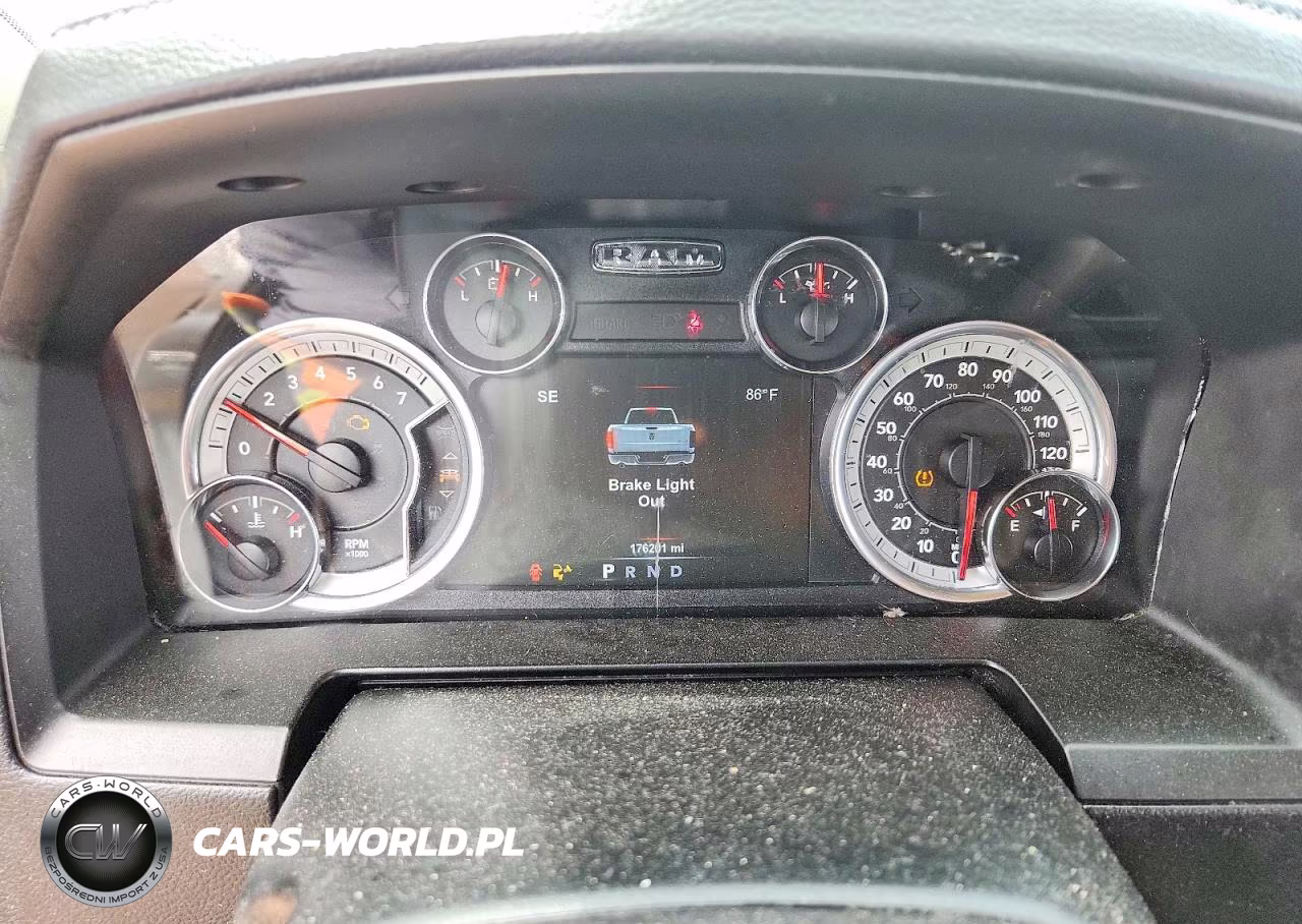 2018 Ram 1500 Sport VIN:1C6RR7MG6JS259294 - 9