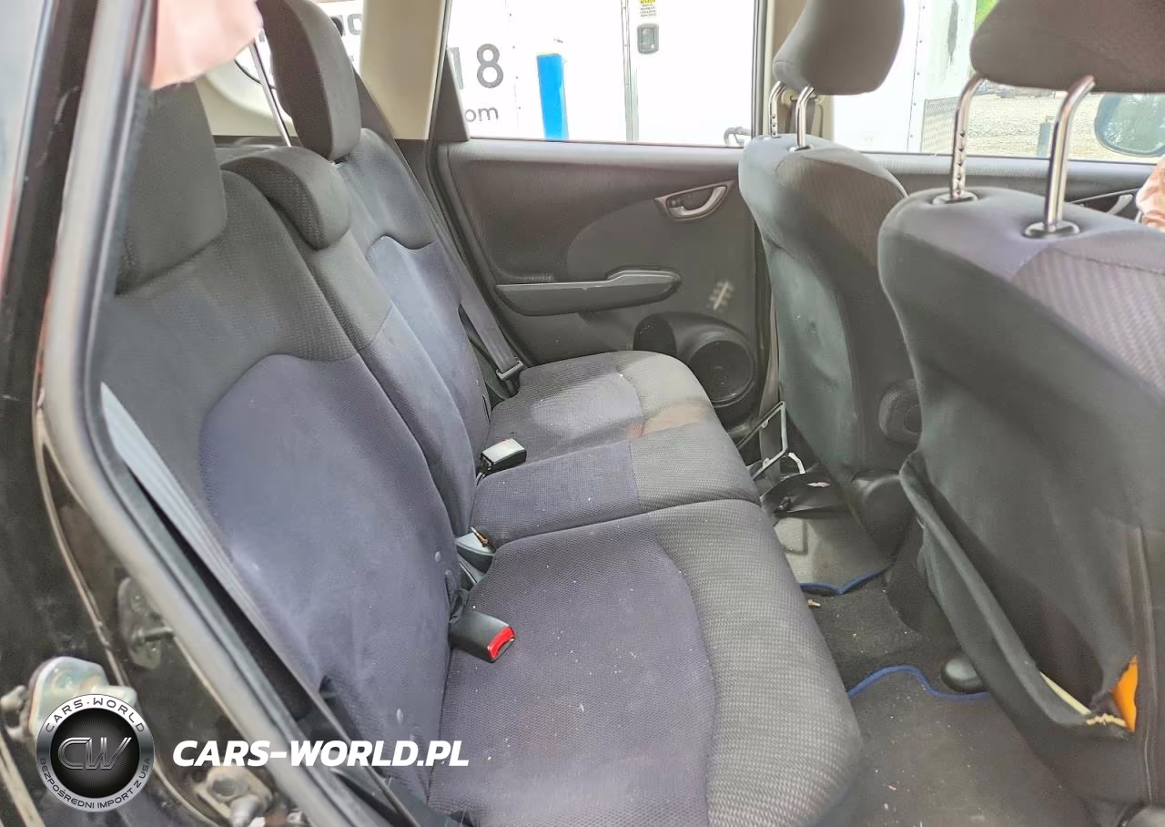 2013 Honda Fit Sport VIN:JHMGE8H5XDC067805 - 10