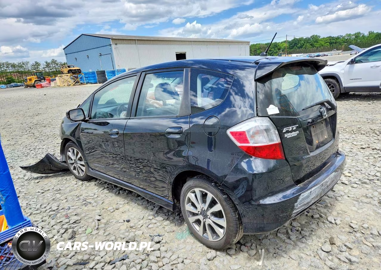 2013 Honda Fit Sport VIN:JHMGE8H5XDC067805 - 2