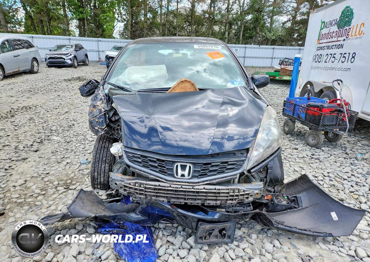 2013 Honda Fit Sport VIN:JHMGE8H5XDC067805 - 5