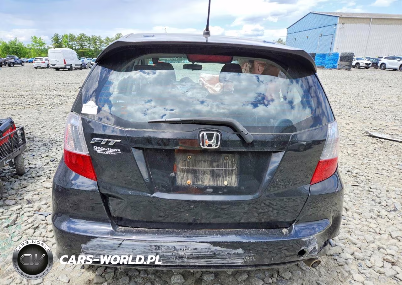2013 Honda Fit Sport VIN:JHMGE8H5XDC067805 - 6