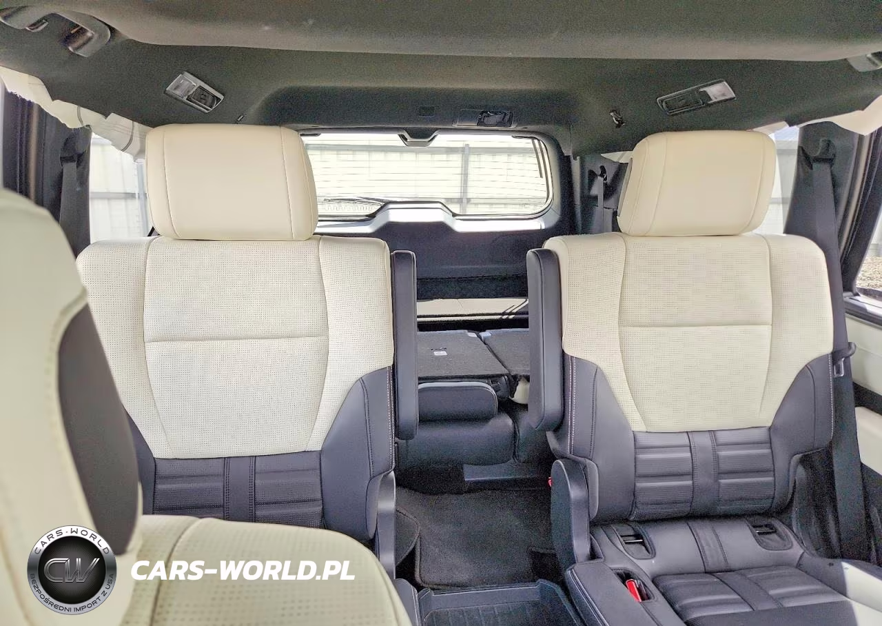 2024 Toyota Sequoia Capstone VIN:7SVAAABA9RX040245 - 10