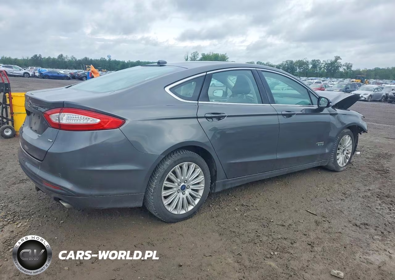 2015 Ford Fusion Se Phev VIN:3FA6P0PU1FR166086 - 3