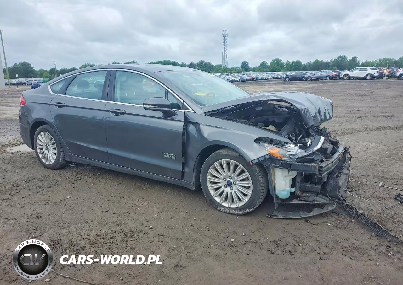 2015 Ford Fusion Se Phev VIN:3FA6P0PU1FR166086 - 4