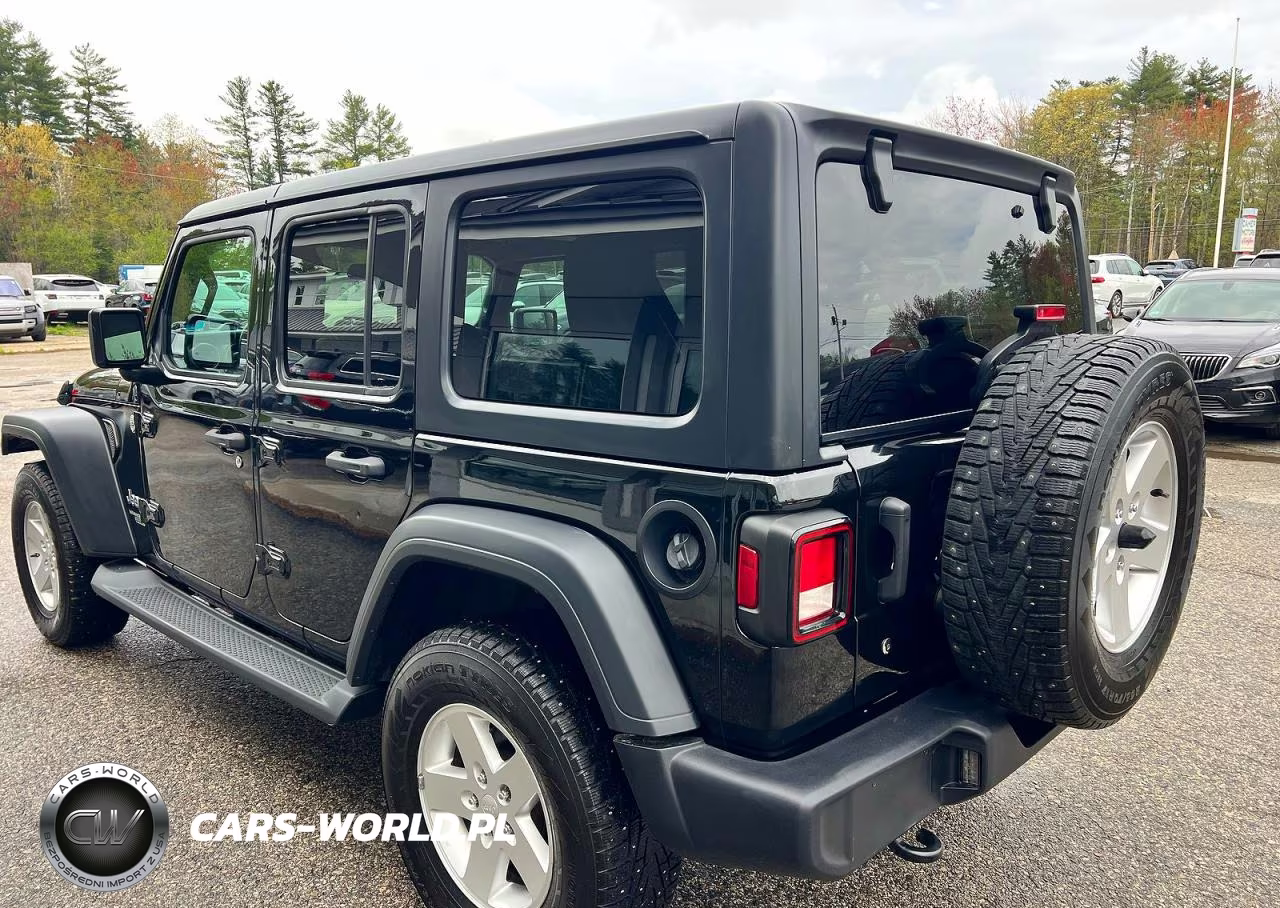 2020 Jeep Wrangler Unlimited Sport S 4X4 VIN:1C4HJXDN1LW204256 - 3