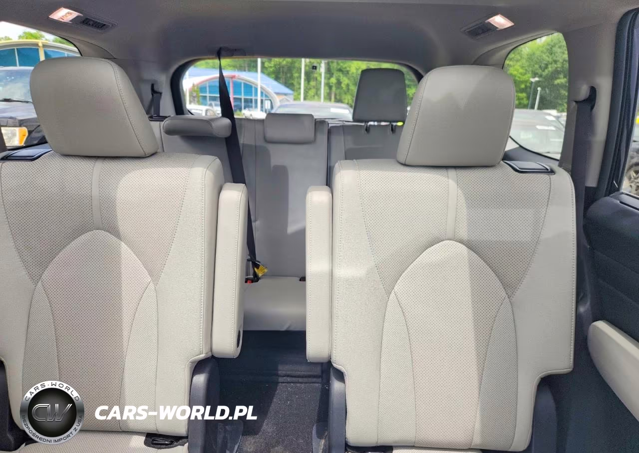 2024 Toyota Grand Highlander Hybrid Limited VIN:5TDACAB57RS023330 - 10