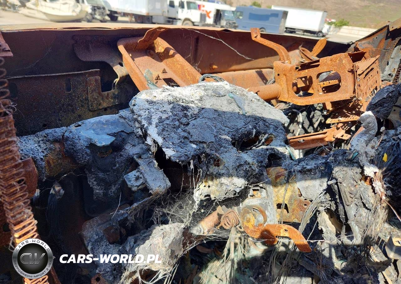 2017 Ford F-650 Diesel Kick-Up Frame VIN:1FDNF6EC2HDB11465 - 9