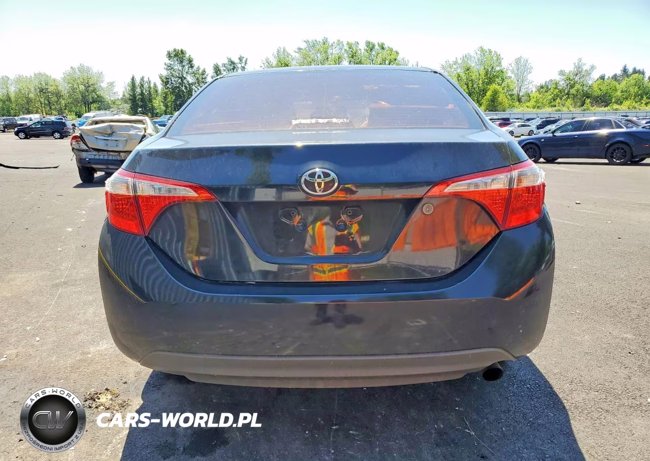 2015 Toyota Corolla L VIN:5YFBURHE8FP244785 - 6
