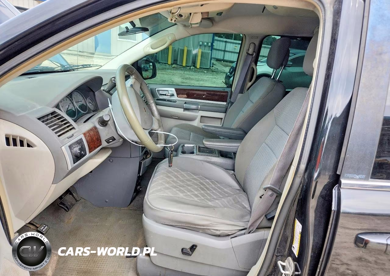 2010 Chrysler Town & Country Touring VIN:2A4RR5D18AR376220 - 7