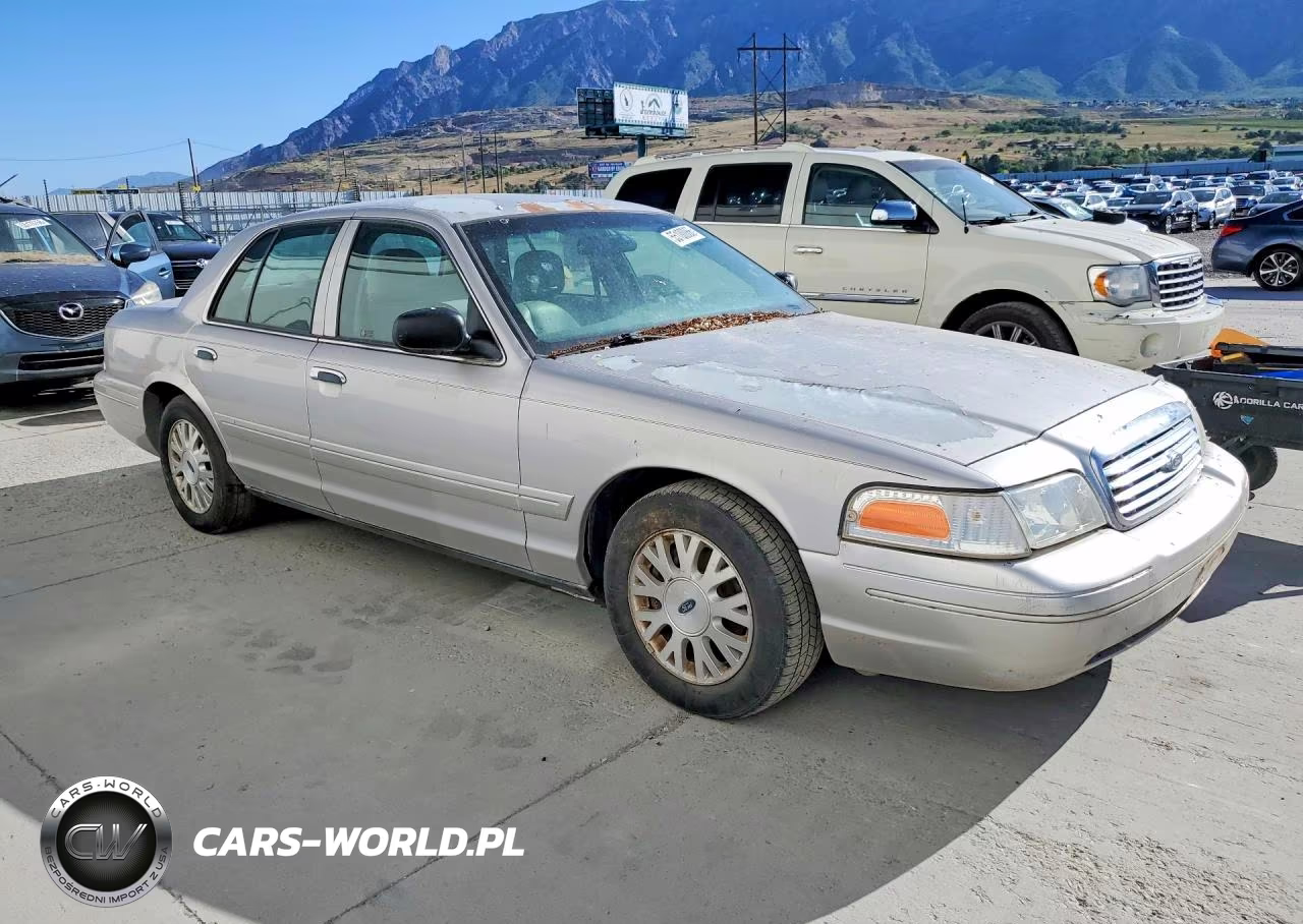 2004 Ford Crown Victoria VIN:2FAFP74WX4X132158 - 4