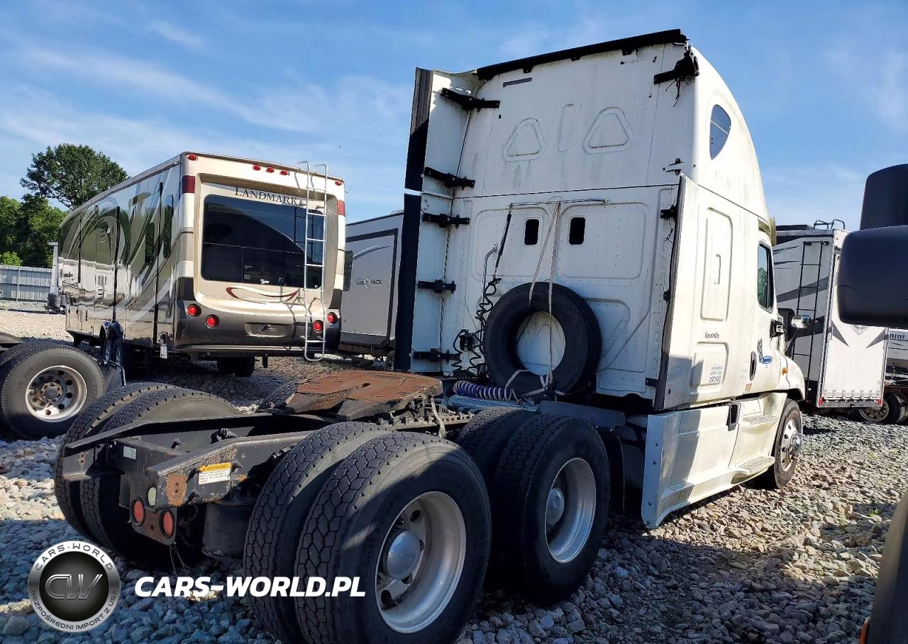 2014 Freightliner Cascadia 125 VIN:1FUJGLDR6ELFJ6228 - 4