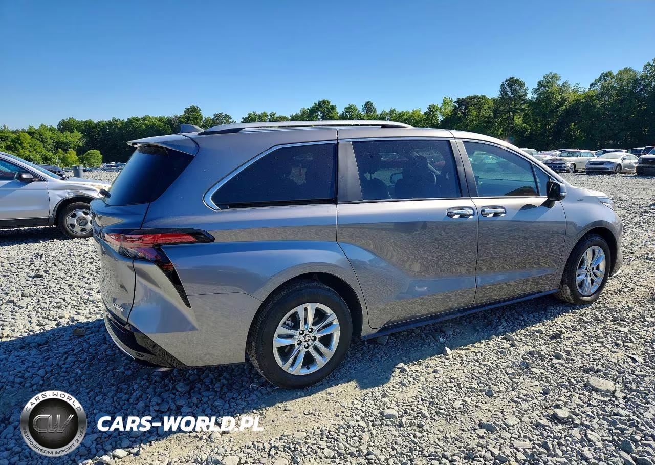 2026 Toyota Sienna Limited 7-Passenger VIN:5TDZSKFC7TS228061 - 3