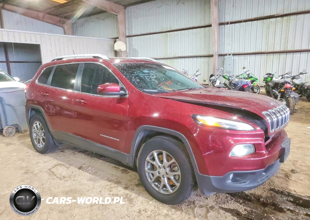 2018 Jeep Cherokee Latitude Plus VIN:1C4PJLLB8JD621880 - 4