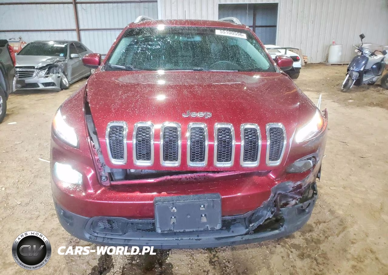 2018 Jeep Cherokee Latitude Plus VIN:1C4PJLLB8JD621880 - 5
